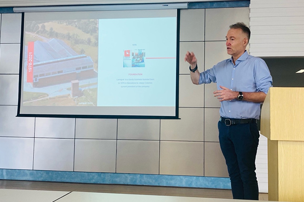 Boda Group използва всяка събота като учебен ден, за да тренира различни умения